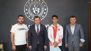 Polonya'dan dönen Özbey Çetin altın madalya sözü verdi