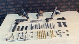 Tabanca imalathanesine baskın! Tarihi eser de bulundu