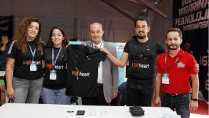 Türk gençliğinin geleceğine yön veriyor