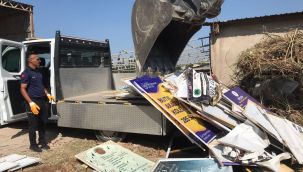 Urla Belediyesi'nden Afiş Operasyonu