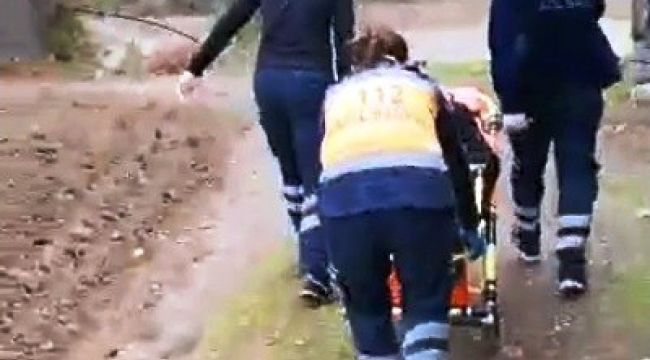 112 ekipleri evine yol olmayan hastayı ambulansa ulaştırdı