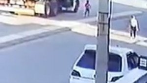 15 tonluk kamyon küçük kızın üzerinden geçti