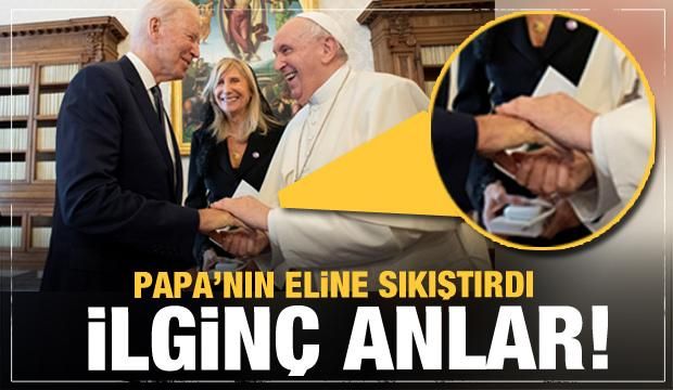 ABD Başkanı Biden, Papa'nın eline para sıkıştırdı