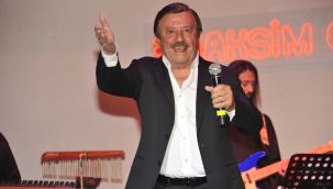 Ada Maksim'de yıldızlar geçidi sürüyor