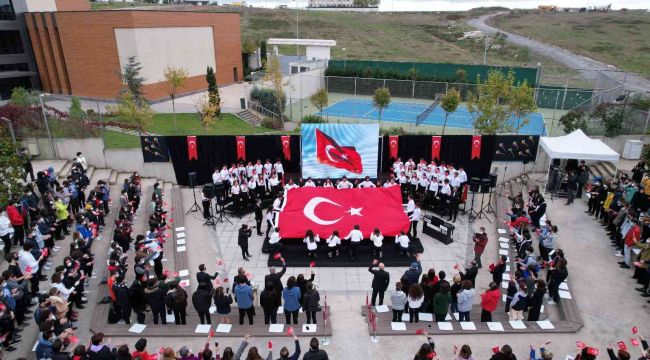 Anıtkabir'den gelen şanlı Türk bayrakları 98 yıllık gururla taşındı