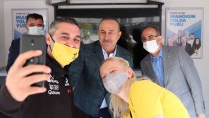 Bakan Çavuşoğlu, İzmir'de açıklamalar yaptı