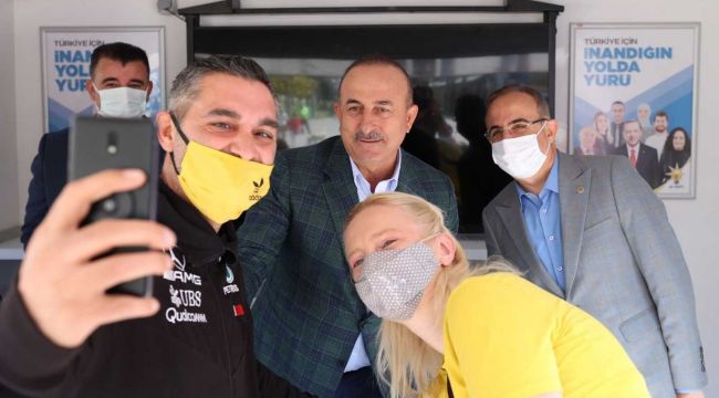 Bakan Çavuşoğlu, İzmir'de açıklamalar yaptı