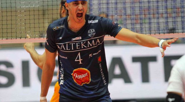 Başı yarılıp bayılan oyuncu, 3 hafta sonra sahaya döndü