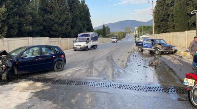 Bayındır'da feci kaza: 3 yaralı