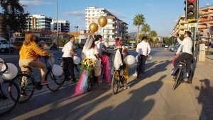 Bisikletten gelin arabası 