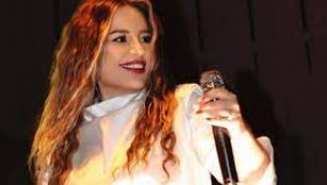 Bodrum Kalesi'nden Merve Özbey geçti