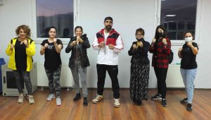 Bu kadınlara yaklaşan yanar