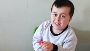 Burak'ın boyunun uzaması için gereken ilaç gelmiyor