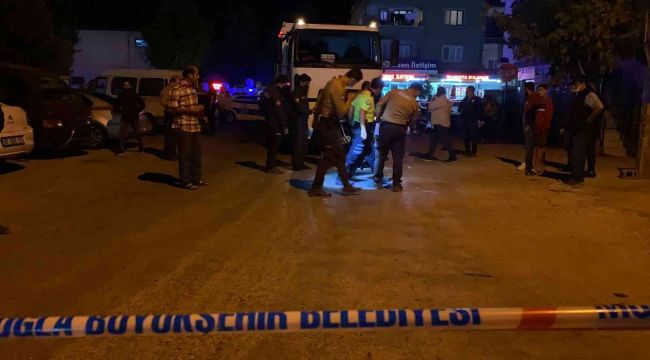 Çöp kamyonunun altında kaldı, hayatını kaybetti