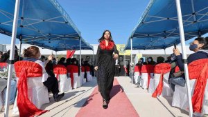 'Cumhuriyet Defilesi' büyük ilgi gördü