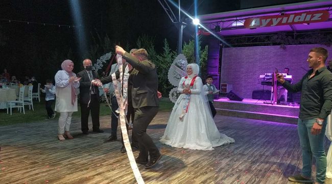 Damada 50 metre uzunluğunda banknot