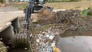 Dere yatakları ve kanallar yine çöplerle doldu