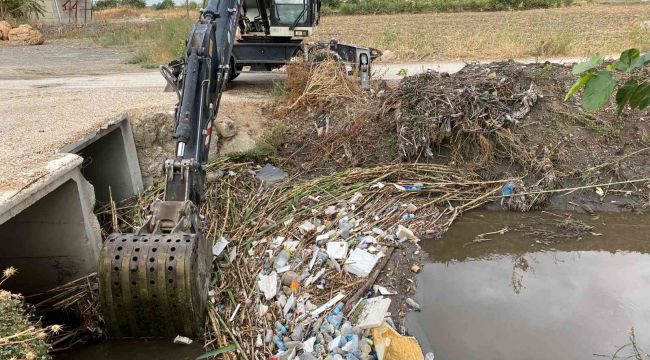 Dere yatakları ve kanallar yine çöplerle doldu