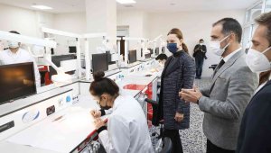 Diş hekimleri, bu laboratuvardan yetişecek