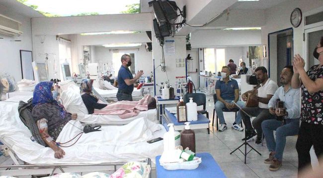 Diyaliz hastalarına müzikli terapi