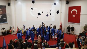 DPÜ TÖMER'de mezuniyet heyecanı