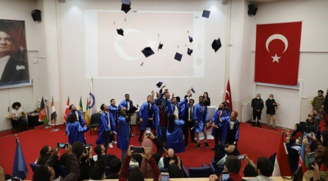DPÜ TÖMER'de mezuniyet heyecanı