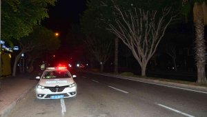 Dur ihtarına uymadı çarptığı polisi yaraladı