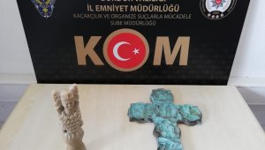 Durdurulan araçta tarihi eserler yakalandı