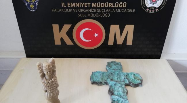 Durdurulan araçta tarihi eserler yakalandı