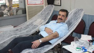 Duyarlı kahveci hayatını kan bağışına adadı 