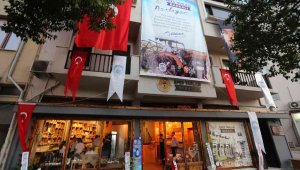 Efes Tarlası Bakkalı1 yaşına bastı