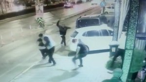 Gece kulübünde 'kadın çıkarma kavgası' kamerada