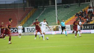 Göztepe, Alanyaspor'dan puan kopardı