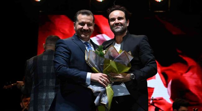 İsmail Özkan ve Buray Balıkesirlileri coşturdu