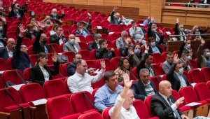 İzmir Büyükşehir Meclisinde depremzedeleri sevindiren karar