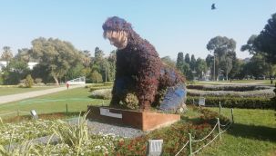 İzmir'de bakımsız ve yersiz heykeller dönemi