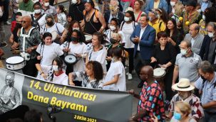 İzmir'de rengarenk 'Dana Bayramı'