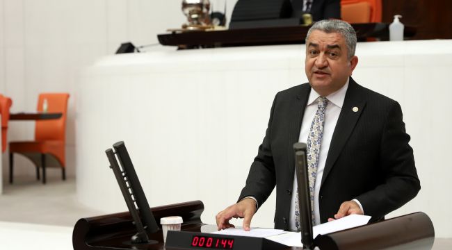 "İzmir'deki üniversiteler 'arka bahçe' gibi"