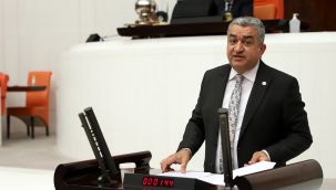 "İzmir'deki üniversiteler 'arka bahçe' gibi"