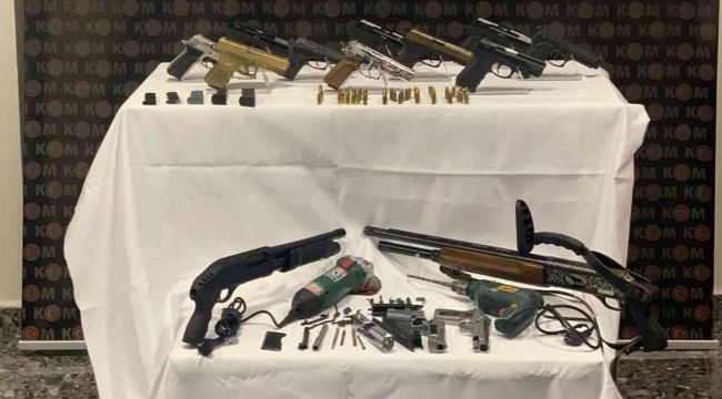 İzmir ve Manisa'da silah kaçakçılığı operasyonu