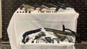 İzmir ve Manisa'da silah kaçakçılığı operasyonu