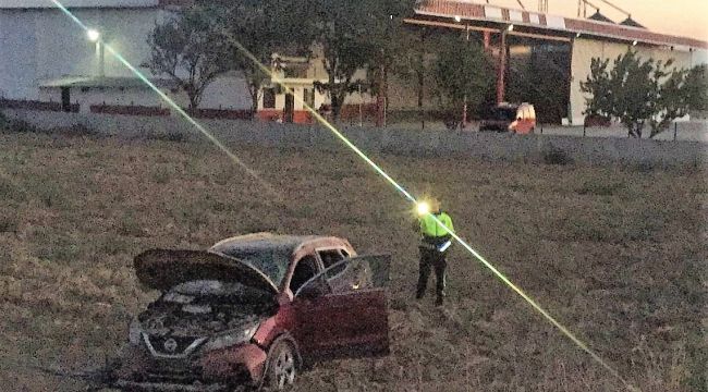 Kadın sürücü otomobille tarlaya uçtu: 3 yaralı