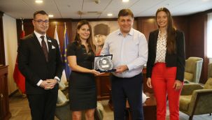 Karşıyaka'dan "İş'te Dijital Kadınlar"a destek