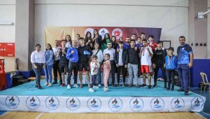  Kıck Boks turnuvasına Denizli damgası