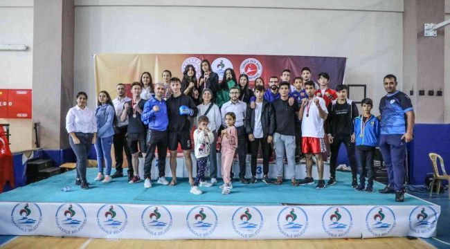  Kıck Boks turnuvasına Denizli damgası