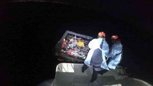 Kuşadası açıklarında 25 düzensiz göçmen yakalandı