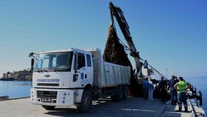 Kuşadası Körfezi'nden 40 metre "Hayalet Ağ" çıkartıldı