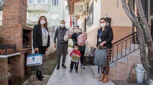Kuşadası'nda "Hoş geldin bebek" kampanyası sürüyor