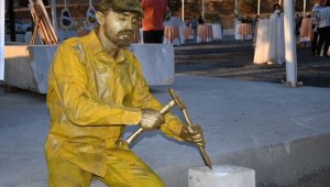 Kuşadası'nda, mermerler sanatla şekillenecek