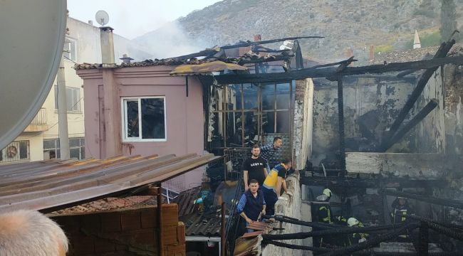 Manisa'da 3 ev yandı, 1 kişi öldü
